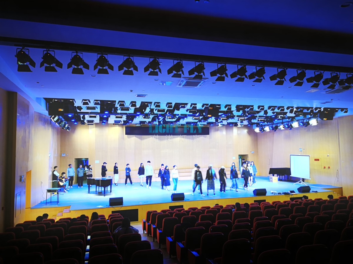 江苏大剧院（会议灯光设备）-广州方达舞台设备有限公司